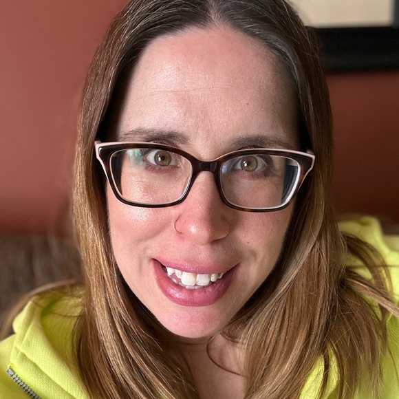 Meet your Posher, Lori - Picture 1 of 1